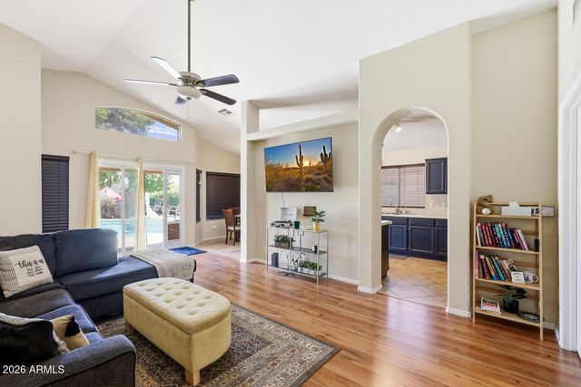 315 W KELTON Lane, Phoenix, AZ 85023