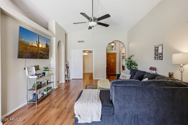 315 W KELTON Lane, Phoenix, AZ 85023
