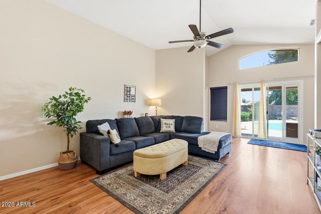 315 W KELTON Lane, Phoenix, AZ 85023