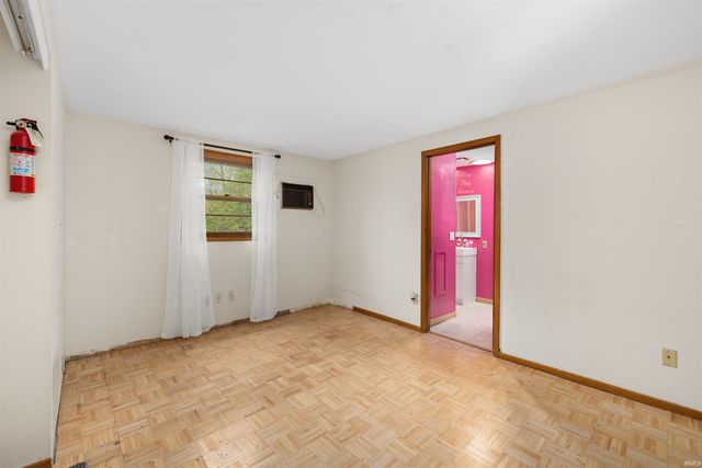 5228 Camelot Drive, Fort Wayne, IN 46815