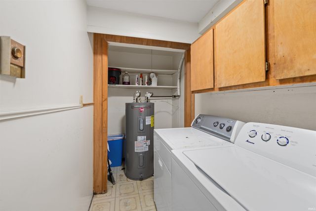 5228 Camelot Drive, Fort Wayne, IN 46815
