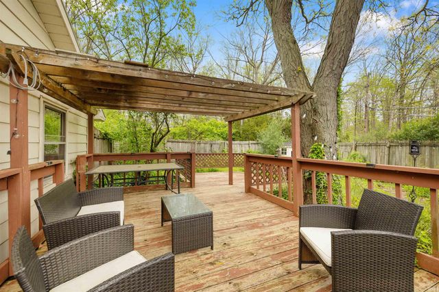 5228 Camelot Drive, Fort Wayne, IN 46815