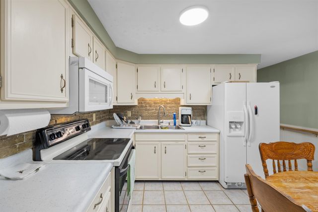 5228 Camelot Drive, Fort Wayne, IN 46815