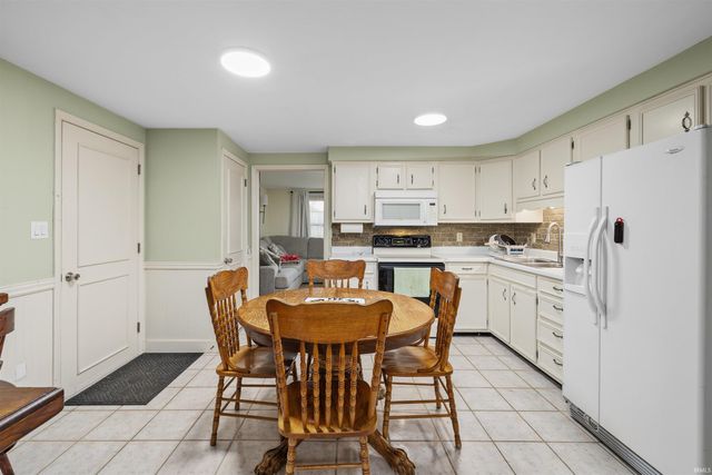 5228 Camelot Drive, Fort Wayne, IN 46815