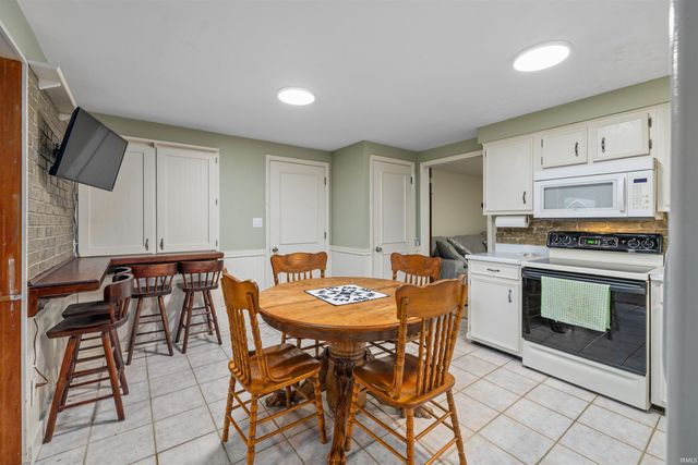 5228 Camelot Drive, Fort Wayne, IN 46815