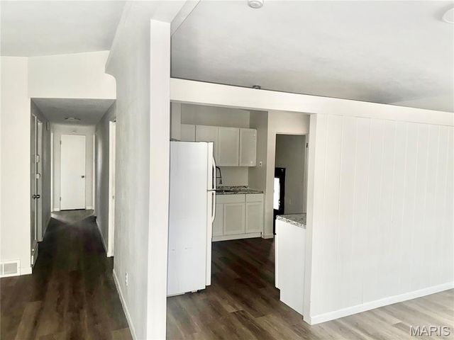 2136 Sun Valley Drive, St Louis, MO 63136