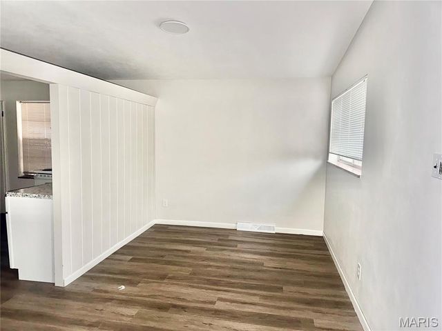 2136 Sun Valley Drive, St Louis, MO 63136