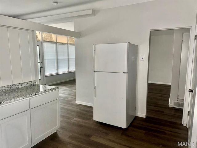 2136 Sun Valley Drive, St Louis, MO 63136