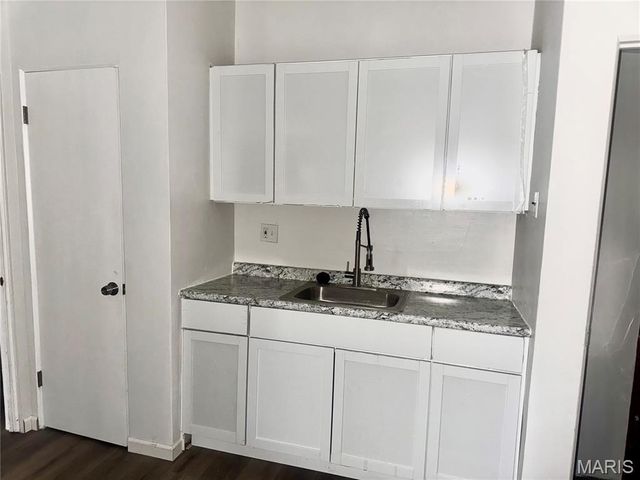 2136 Sun Valley Drive, St Louis, MO 63136