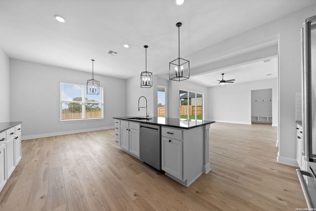 159 Azalea Aly, Castroville, TX 78009
