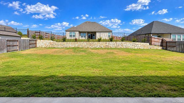 159 Azalea Aly, Castroville, TX 78009