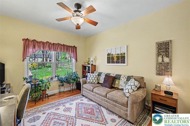 112 Michaels Run Road, Stroud Twp, PA 18360
