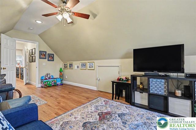 112 Michaels Run Road, Stroud Twp, PA 18360