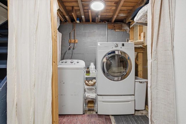 1305 E Road 1 Road, Edgerton, WI 53534