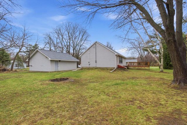 1305 E Road 1 Road, Edgerton, WI 53534