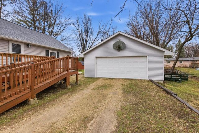 1305 E Road 1 Road, Edgerton, WI 53534
