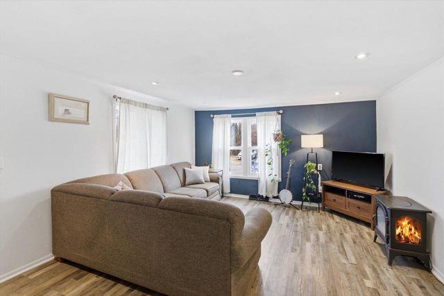 1305 E Road 1 Road, Edgerton, WI 53534