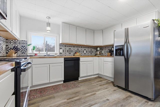 1305 E Road 1 Road, Edgerton, WI 53534