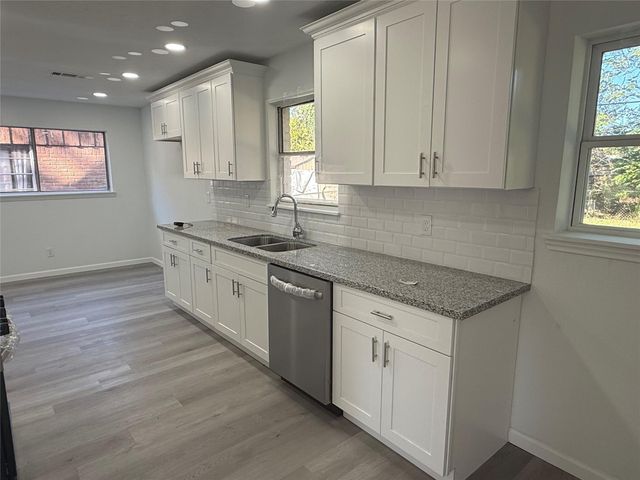 5615 Greylog Drive, Houston, TX 77048