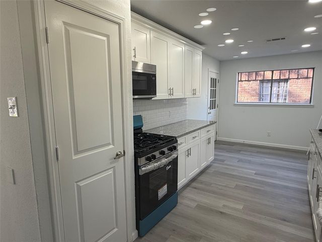 5615 Greylog Drive, Houston, TX 77048