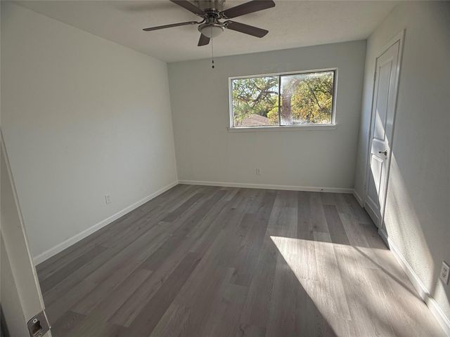 5615 Greylog Drive, Houston, TX 77048