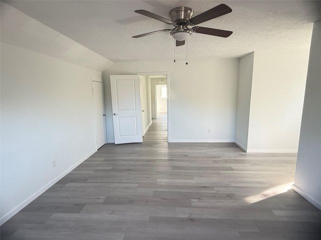 5615 Greylog Drive, Houston, TX 77048