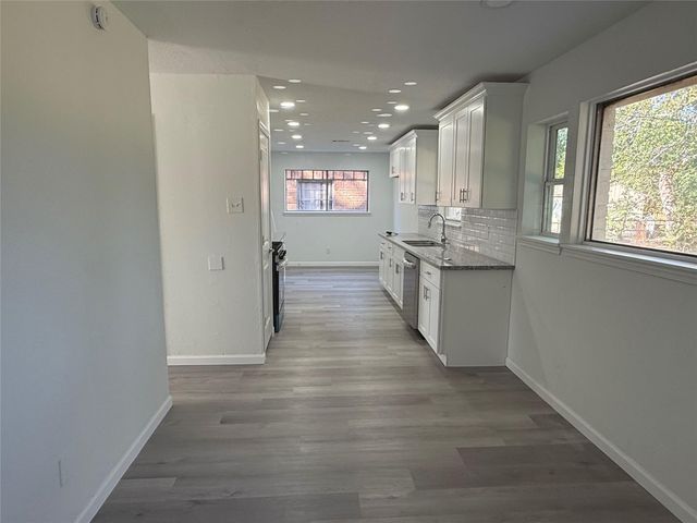5615 Greylog Drive, Houston, TX 77048