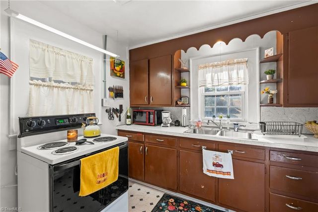 2622 Woodruff Avenue, High Point, NC 27265