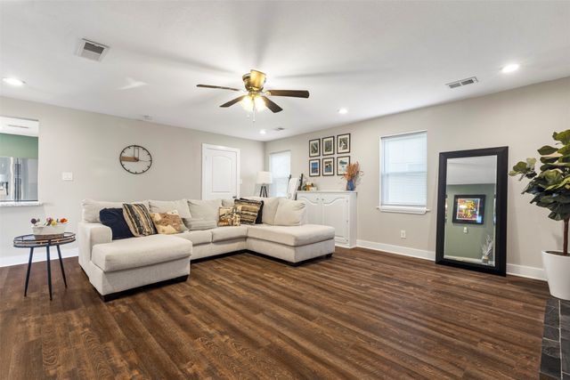 2425 Larchmont Drive, Mesquite, TX 75150