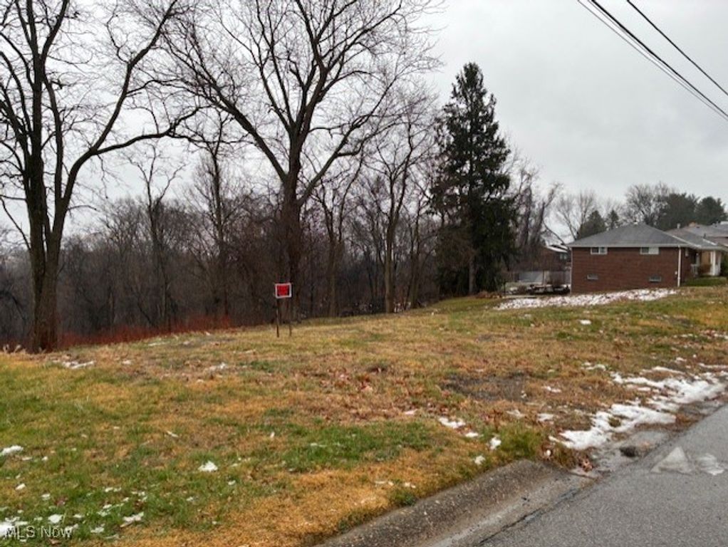 160 N 15th Street, Weirton, WV 26062