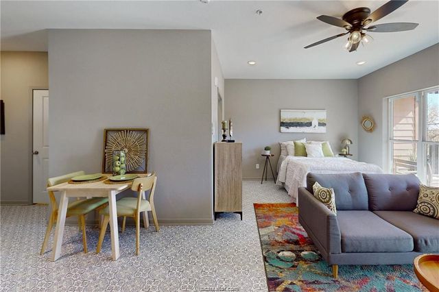 101 West 31st Street 302, Bryan, TX 77803