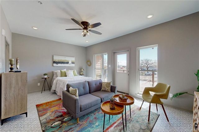 101 West 31st Street 302, Bryan, TX 77803