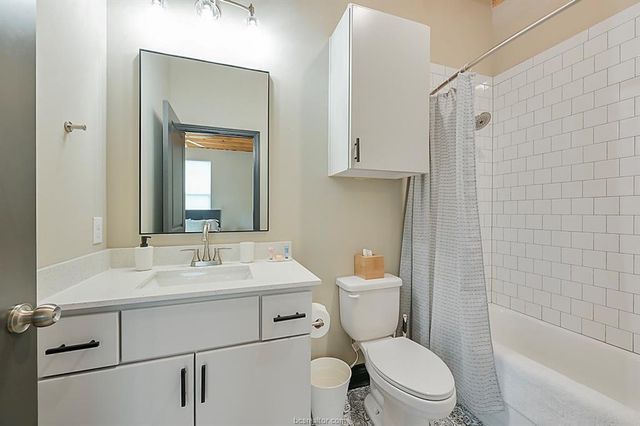 101 West 31st Street 302, Bryan, TX 77803