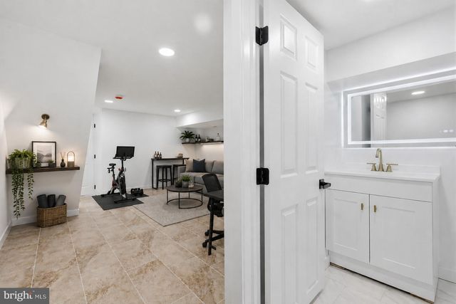 1322 S LINDENWOOD ST, Philadelphia, PA 19143