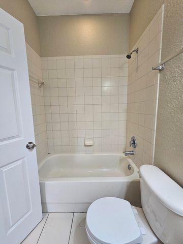 1967 FREEPORT Drive, Riviera Beach, FL 33404