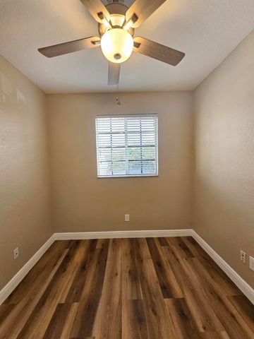 1967 FREEPORT Drive, Riviera Beach, FL 33404