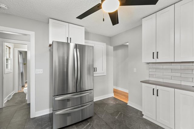2712 Richmond Avenue, Des Moines, IA 50317