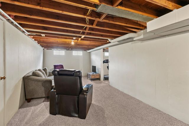 2712 Richmond Avenue, Des Moines, IA 50317