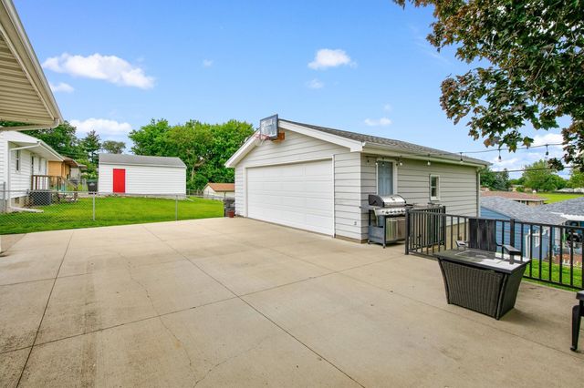 2712 Richmond Avenue, Des Moines, IA 50317