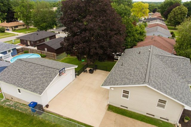 2712 Richmond Avenue, Des Moines, IA 50317