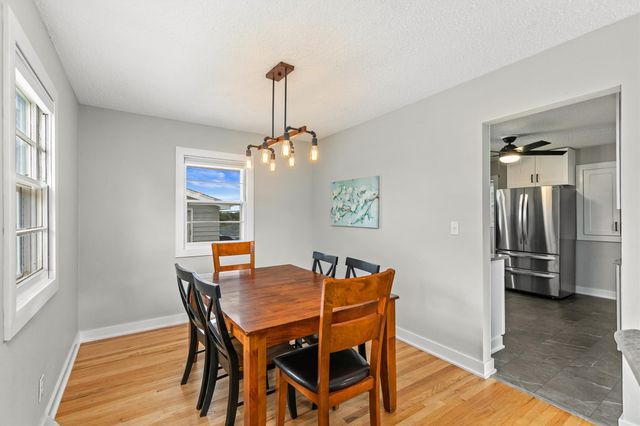2712 Richmond Avenue, Des Moines, IA 50317