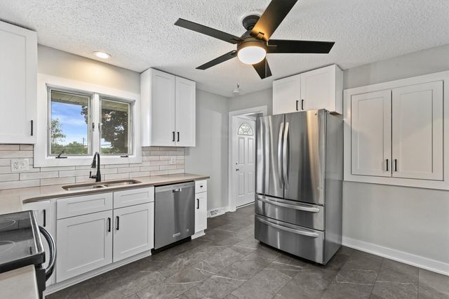 2712 Richmond Avenue, Des Moines, IA 50317