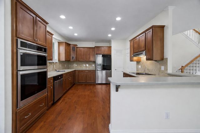 8557 Refuge Point Circle, North Charleston, SC 29420