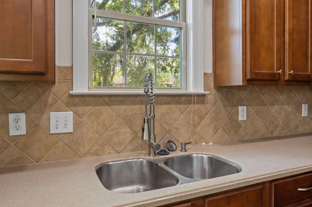 8557 Refuge Point Circle, North Charleston, SC 29420