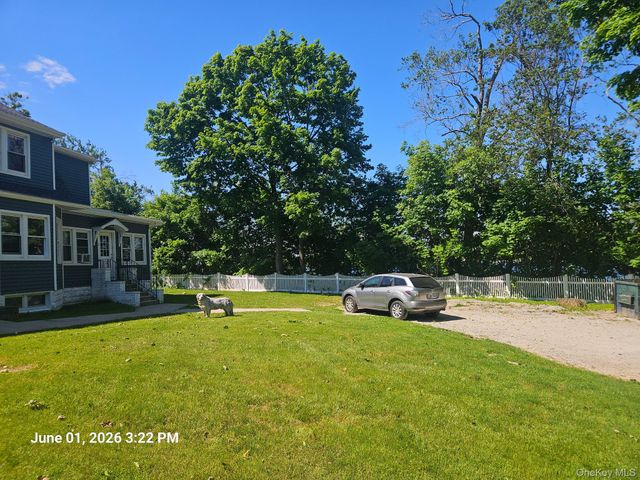 1 Beech Drive 5, Ronkonkoma, NY 11779