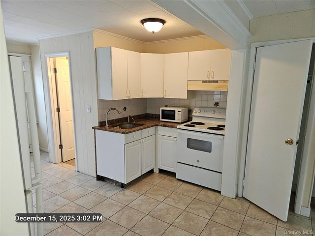 1 Beech Drive 5, Ronkonkoma, NY 11779