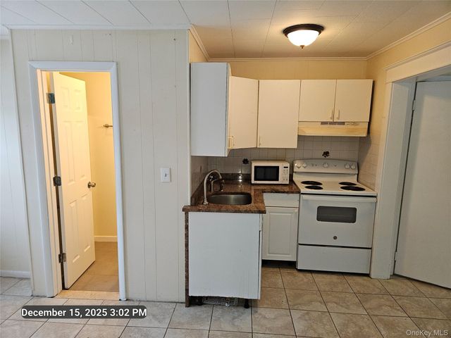 1 Beech Drive 5, Ronkonkoma, NY 11779