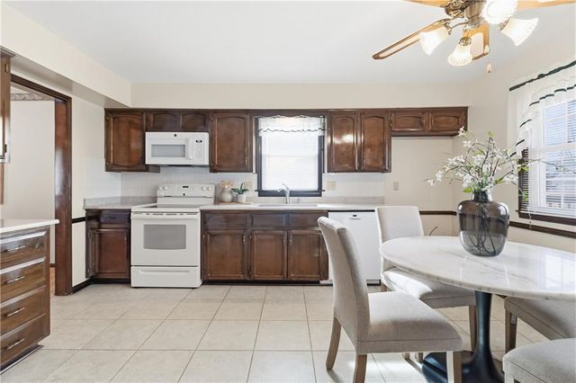 10250 Caenen Street, Lenexa, KS 66215