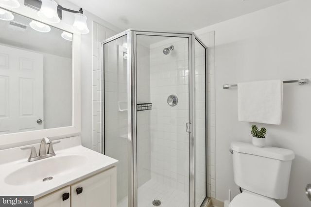 695 W GLEBE ROAD, Alexandria, VA 22305
