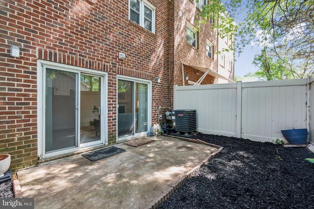 695 W GLEBE ROAD, Alexandria, VA 22305